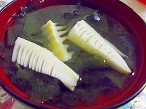 納豆のタレ使用。たけのことわかめのお吸い物